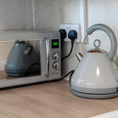 Three Bedroom House - Garden - Parking - Wifi - Netflix - Rated - 11t Birmingham